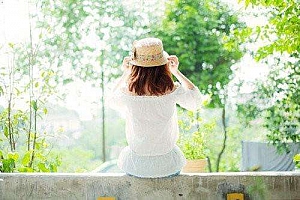 2018最新文艺清新好听的女生网名 剩下的路孤独烈酒陪我走_QQ网名