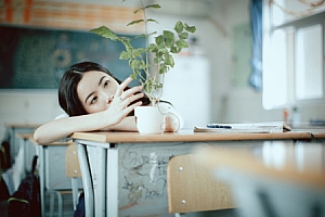 2016优美的qq女生个性网名 你的谎言卑微了爱情_QQ网名