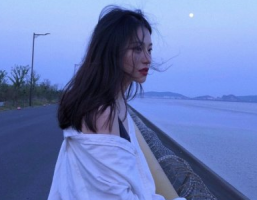 伤感唯美诗意个性签名大全2018 未来那么远你在谁身边_QQ签名牛品源码-源码下载-源码社区-zblog主题插件-PHP源码-三合一源码-直播源码-短视频源码-APP源码-即时通讯-源码-交友源码牛品源码网
