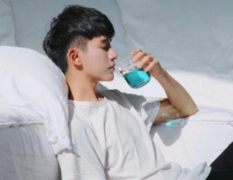 男生网名简单气质好听2018精选 烂人不该拥有爱人_QQ网名牛品源码-源码下载-源码社区-zblog主题插件-PHP源码-三合一源码-直播源码-短视频源码-APP源码-即时通讯-源码-交友源码牛品源码网