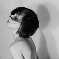 黑白伤感男生女生头像_当流泪流下来才知道心事真的痛了_QQ头像牛品源码-源码下载-源码社区-zblog主题插件-PHP源码-三合一源码-直播源码-短视频源码-APP源码-即时通讯-源码-交友源码牛品源码网