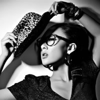 妖娆黑白女生凄美qq头像_黑白世界难分真假_QQ头像牛品源码-源码下载-源码社区-zblog主题插件-PHP源码-三合一源码-直播源码-短视频源码-APP源码-即时通讯-源码-交友源码牛品源码网
