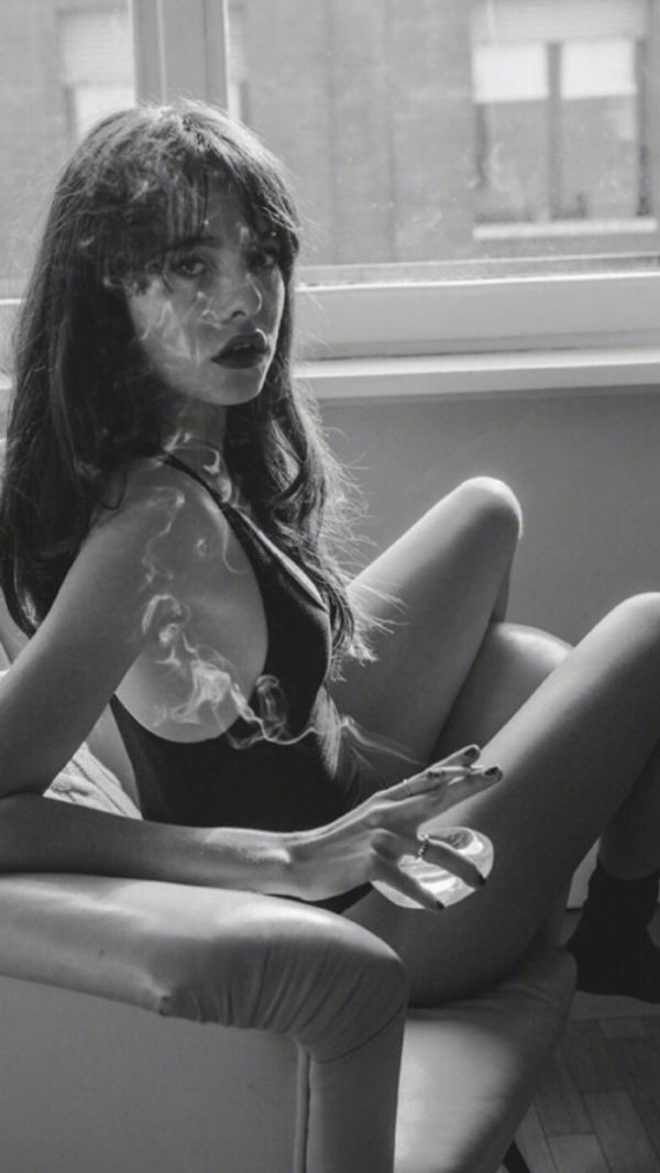 手机壁纸情侣版欧美性感风 手机壁纸情侣图片全屏一人一张_QQ皮肤牛品源码-源码下载-源码社区-zblog主题插件-PHP源码-三合一源码-直播源码-短视频源码-APP源码-即时通讯-源码-交友源码牛品源码网